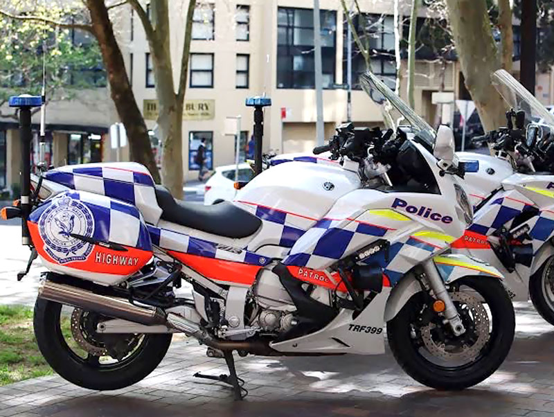 Lookout – The Cops Are Coming!